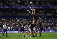 Rugby Sevens - Men's Quarter-final - New Zealand vs South Africa