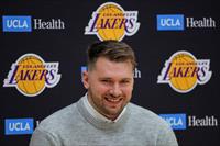 Doncic da NBA participa de sua primeira conferência de imprensa depois de ser negociada co